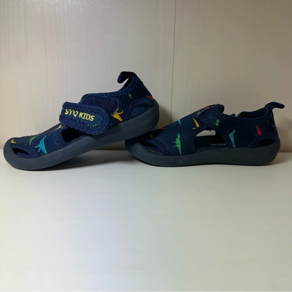 STQ Quick Dry Slip-On Water Shoes with Dinosaur Print Toddler Sz 6
